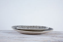 Wonki Ware 16-Piece Dinner Service - Charcoal Patterned