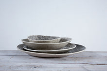 Wonki Ware 16-Piece Dinner Service - Charcoal Patterned