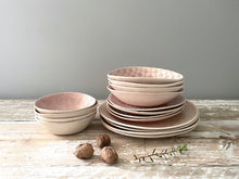 16-Piece Dinner Service - Pink Patterned