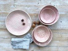 16-Piece Dinner Service - Pink Patterned